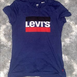 Levi’s tee